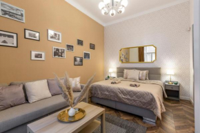 Central Quentin Home with Sauna next to the New York Café Budapest